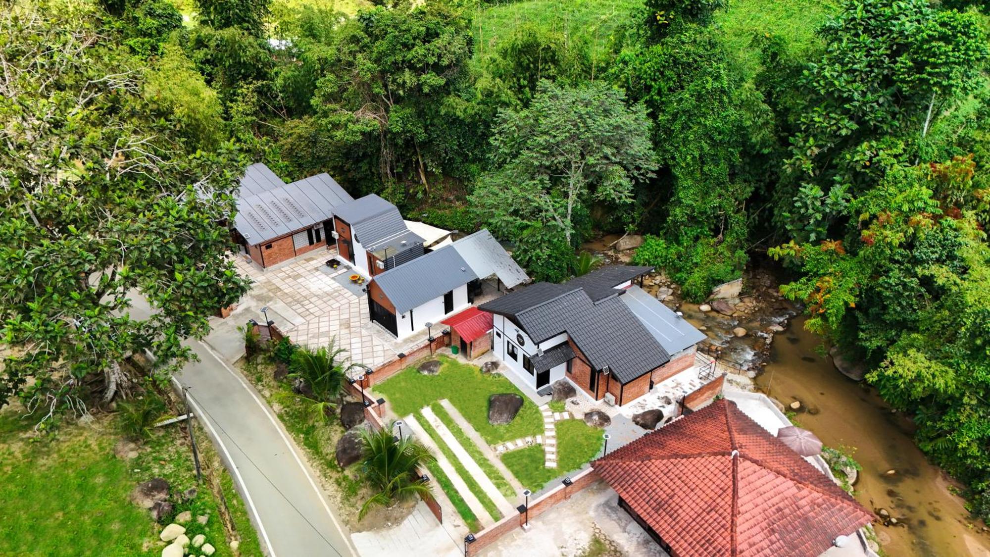 Casa Damai Janda Baik - Riverview Tiny House Bentong Ngoại thất bức ảnh